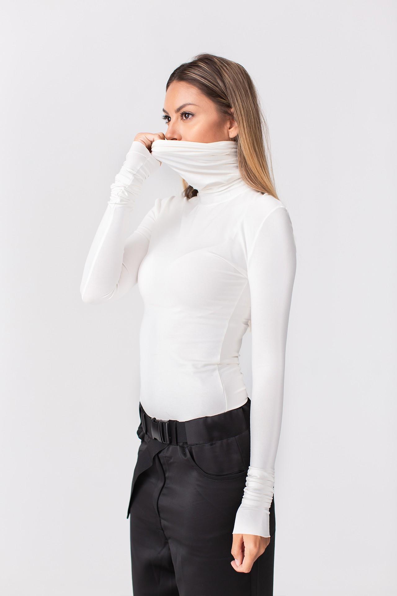 Jersey White Turtleneck