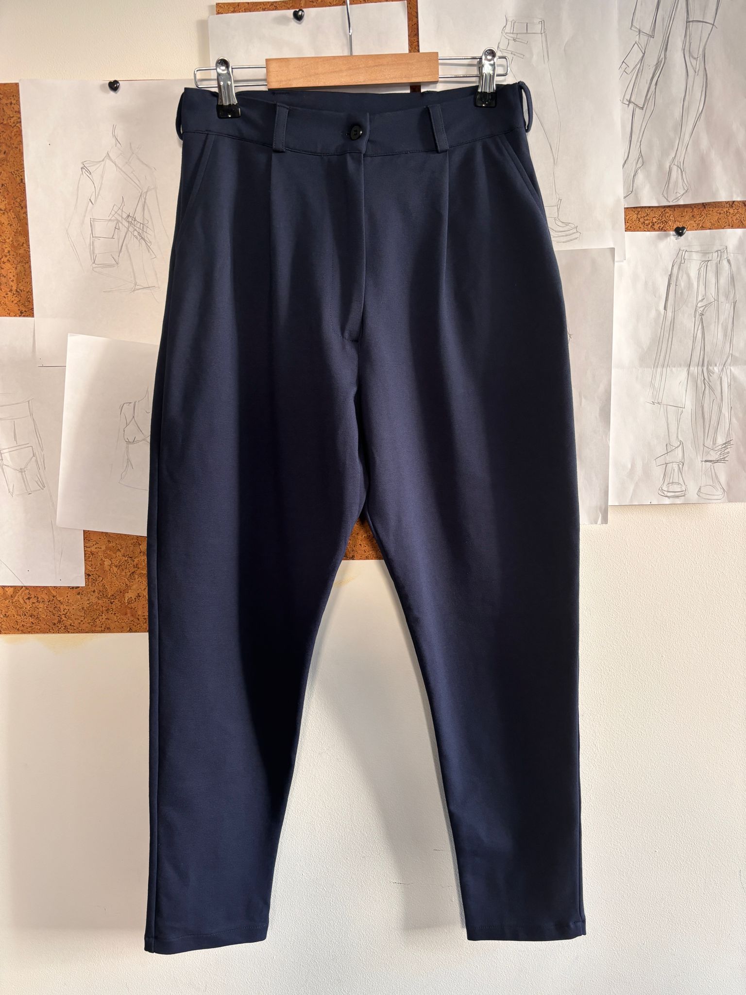 Pantaloni Bleumarin bt