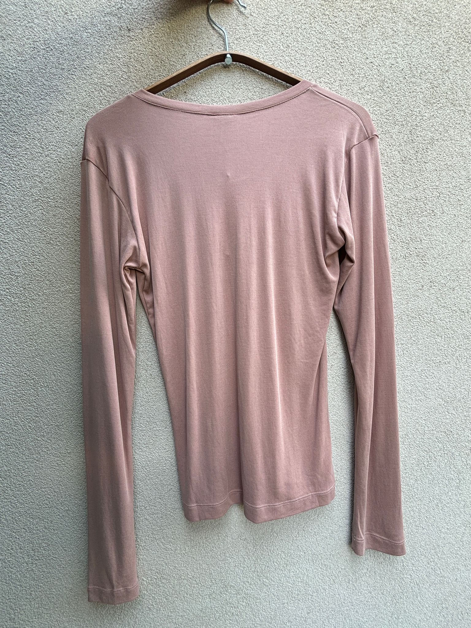 Pale Pink V-cut